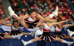 Cheerleading, Cheerdance t&auml;vlingsgren med dans, hopp, akrobatik p&aring; h&ouml;g niv&aring;
