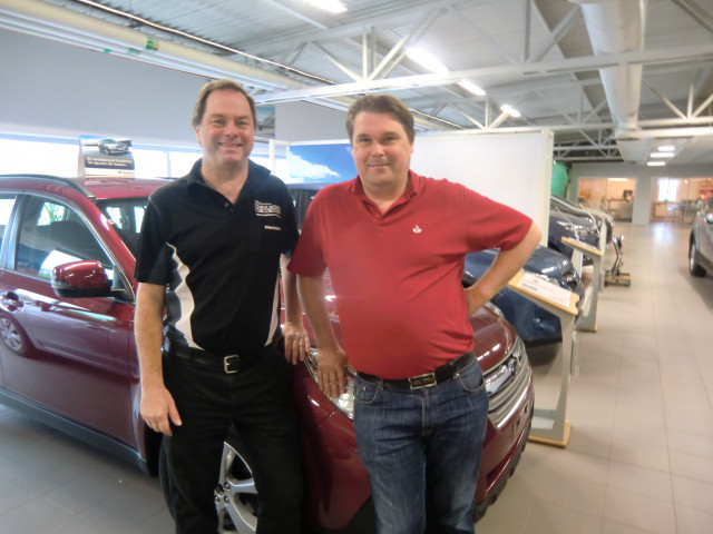 Christer Dahlbom och Niclas Falkenström säljer miljöbilar
