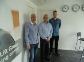 Jens Hoffman, Lars Kronberg och Johan Nygren i det nya utbildningscentret