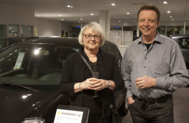 Lennart och Kristina Mickelsson tog en titt i Renaulthallen