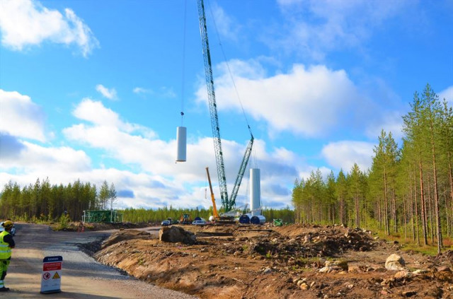Vattenfall och Glennmont tecknar avtal om energitjänster för finsk vindkraftsproduktion .