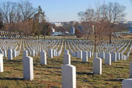 Några av Arlingtonkyrkogårdens 300.000 gravar.