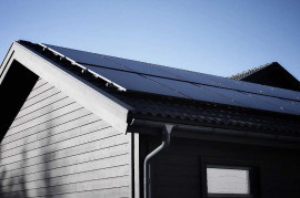 En välplanerad solenergianläggning ger hög solcellseffektivitet och långsiktiga ekonomiska fördelar.
