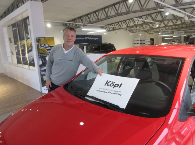 Thomas Andersson markerar att han sålt en röd VW