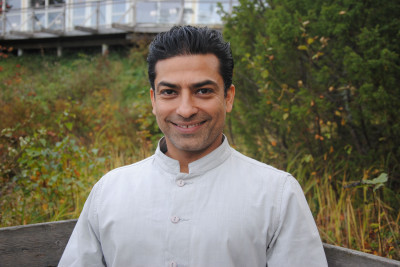 Prameet Kotak - A Life coach, Yoga teacher, Personal trainer, remedial Massage therapist, Reiki and Spiritual healing Master.