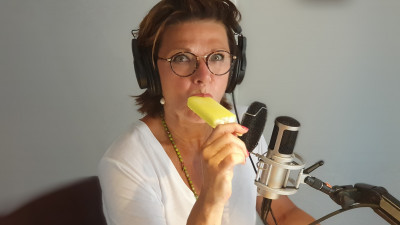 Premiär för Katrin Sundbergs podcast ”Mina roliga kompisar”!