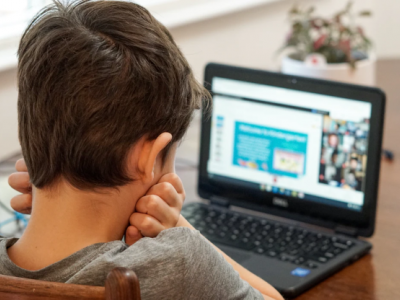 Yngre barn använder digitala enheter mer än någonsin tidigare