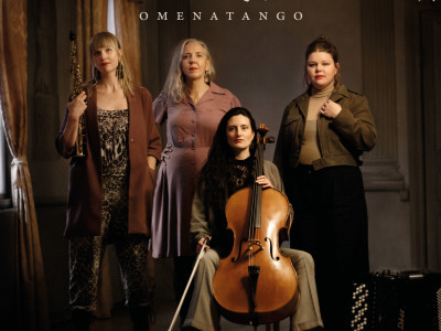 Anna Heikkinen & Längtans Kapell har innerligt samspel på debutalbumet Omenatango